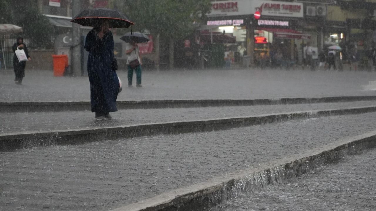 Meteoroloji uyardı: Kuvvetli yağış ve çığ tehlikesi kapıda